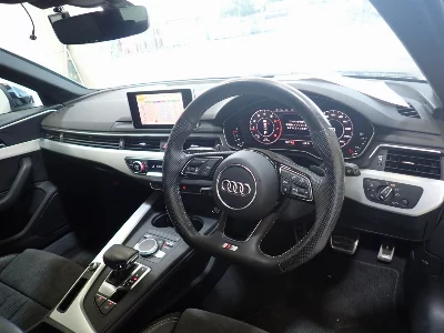 AUDI A4 AVANTE