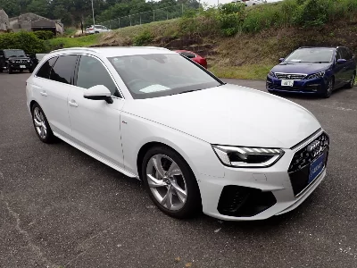 AUDI A4 AVANTE