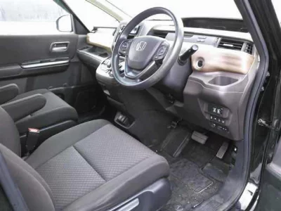 HONDA FREED HYBRID