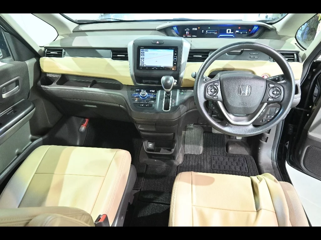 Honda Freed  с аукциона в Японии