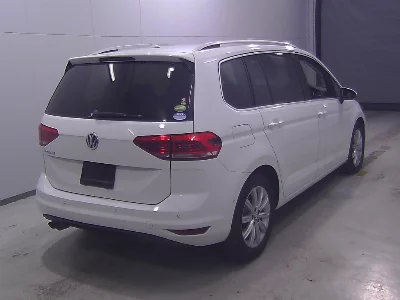 VOLKSWAGEN GOLF TOURAN