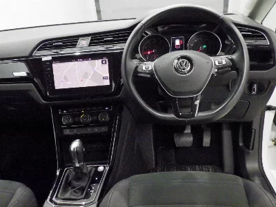 VOLKSWAGEN GOLF TOURAN