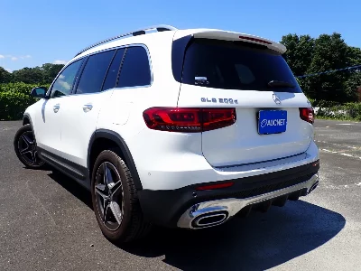 MERCEDES BENZ GLB