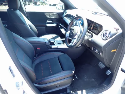 MERCEDES BENZ GLB