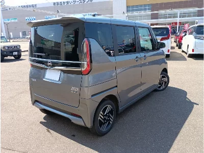 NISSAN ROOX