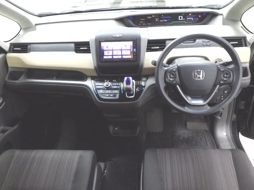 Honda Freed  с аукциона в Японии