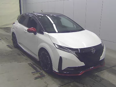 Nissan Aura
