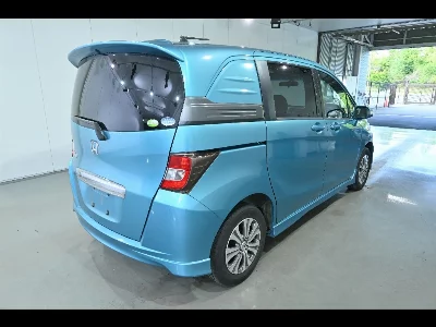 Honda Freed Spike