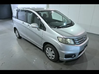 Honda Freed Spike