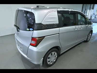 Honda Freed Spike