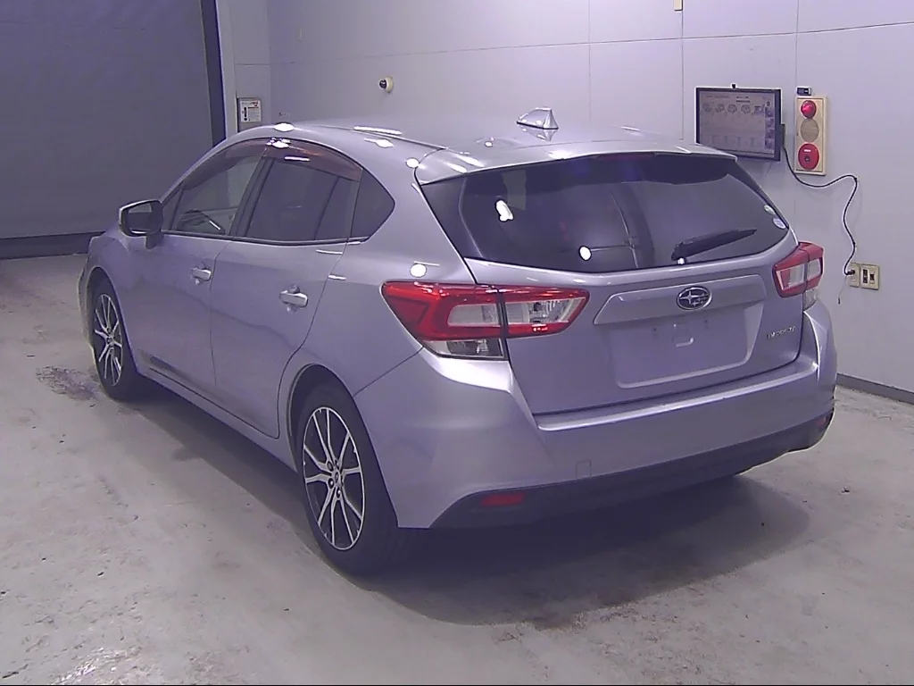 Subaru Impreza  с аукциона в Японии