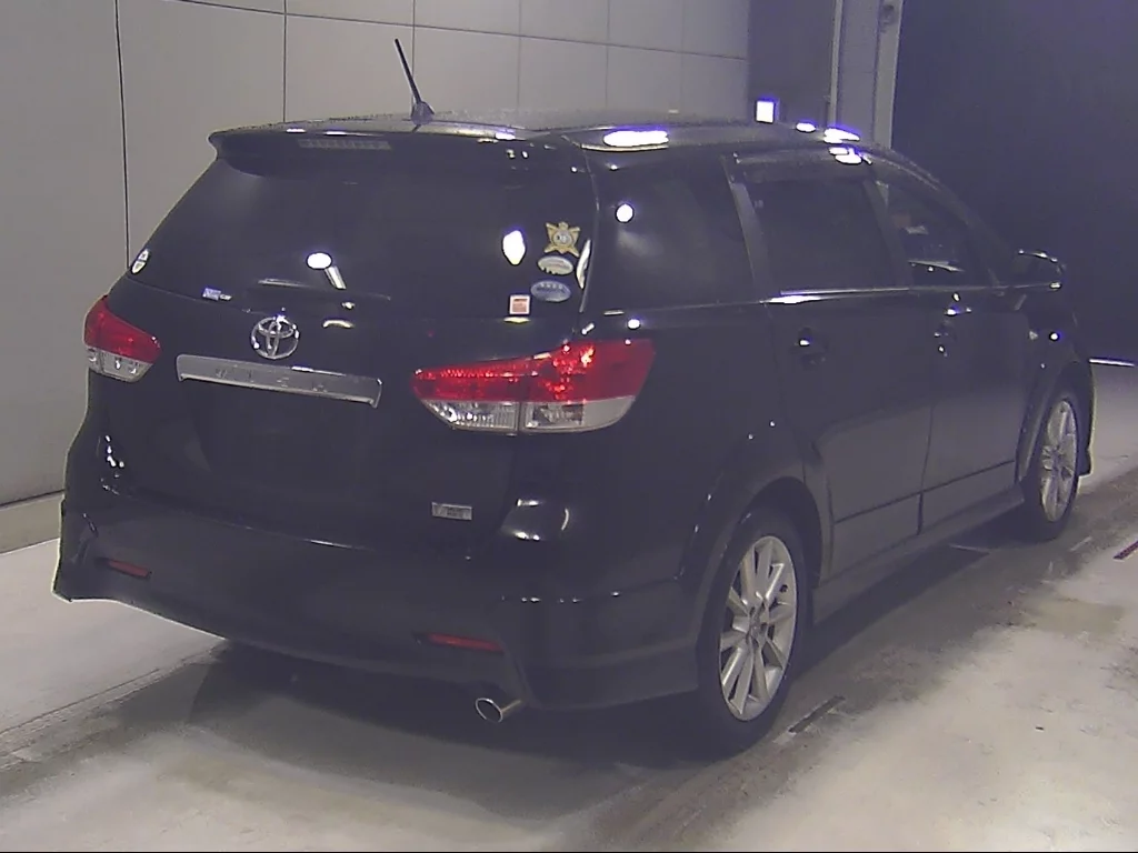 Toyota Wish  с аукциона в Японии