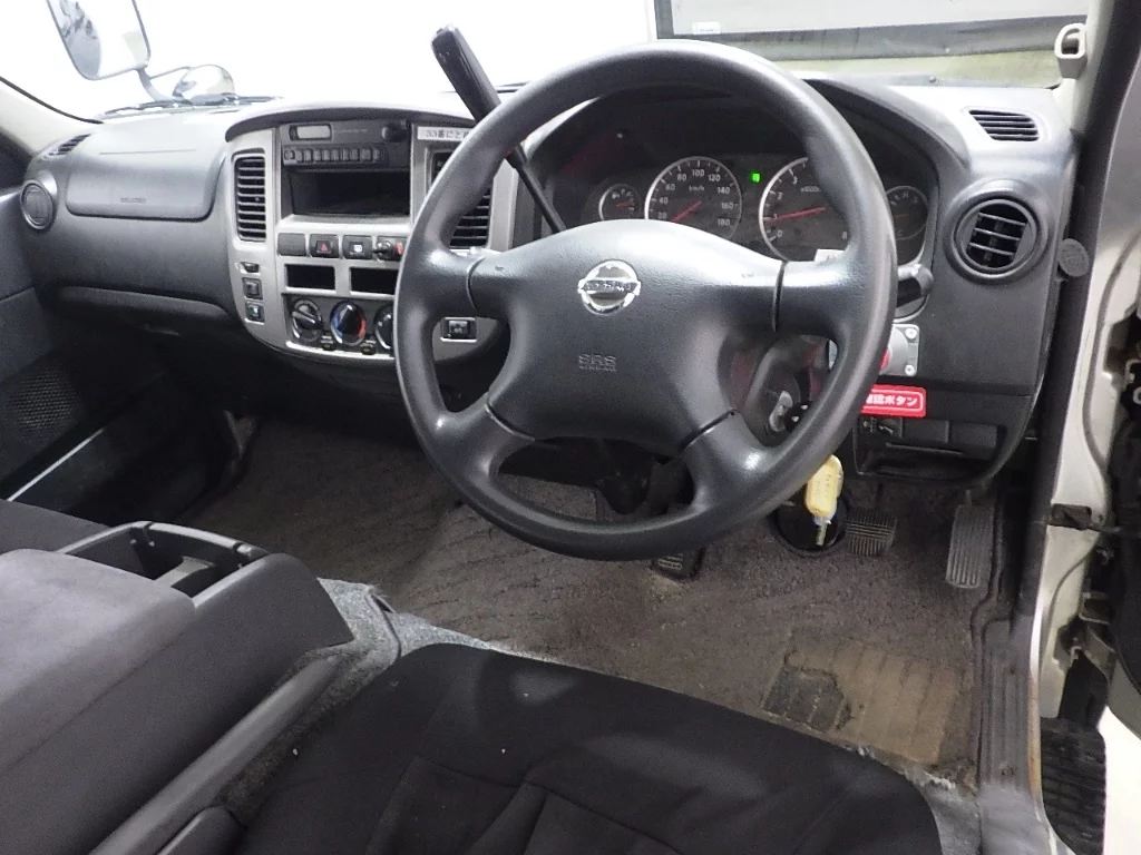 Nissan CARAVAN COACH  с аукциона в Японии