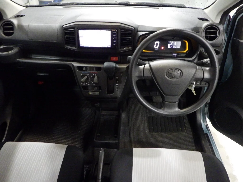 Toyota Pixis Epoch  с аукциона в Японии