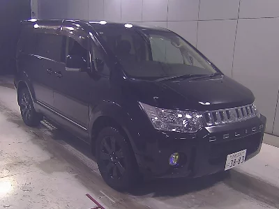 Mitsubishi Delica D:5