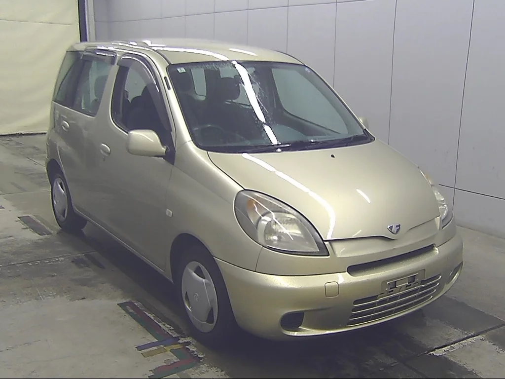 Toyota Funcargo  с аукциона в Японии
