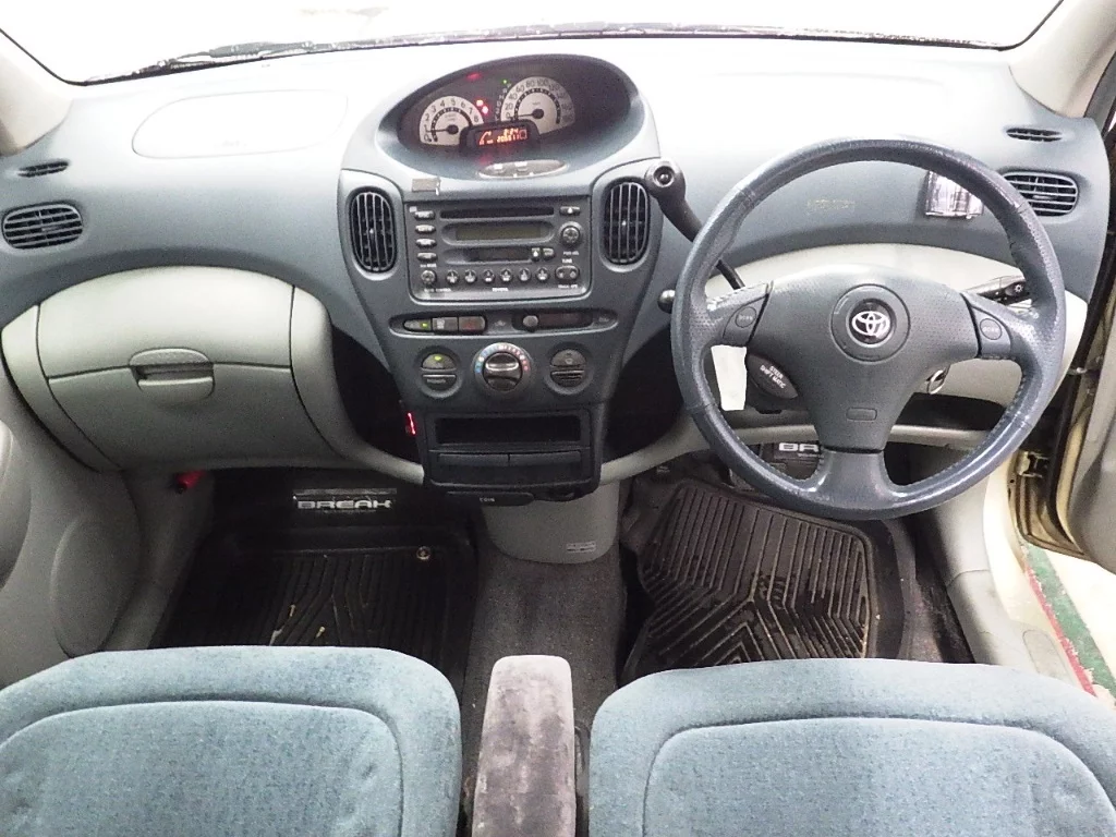 Toyota Funcargo  с аукциона в Японии