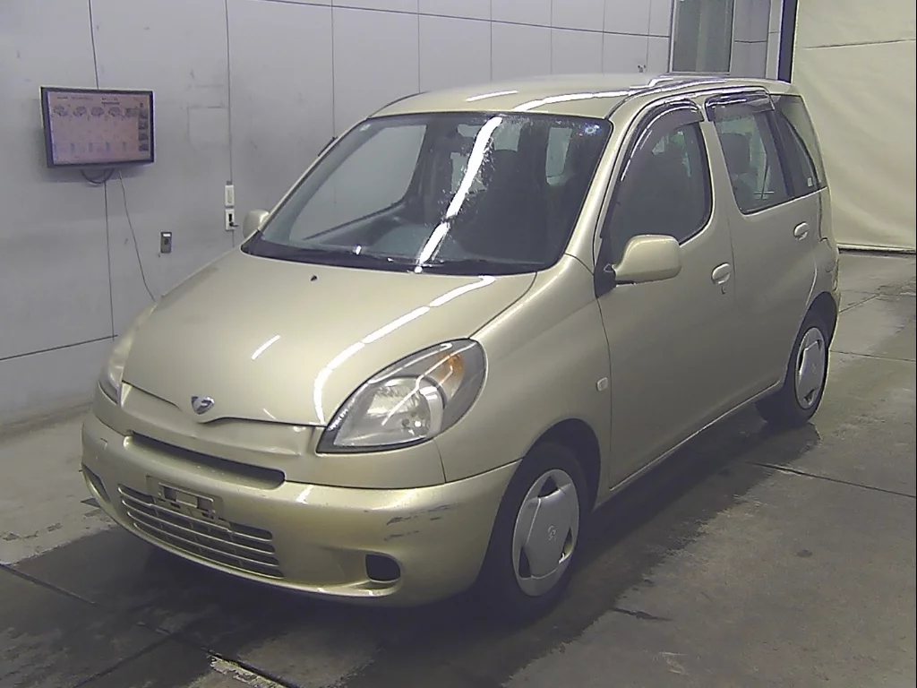 Toyota Funcargo  с аукциона в Японии