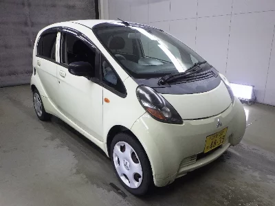 Mitsubishi i