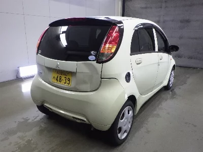 Mitsubishi i