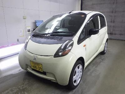 Mitsubishi i