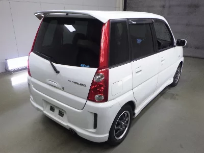 Subaru Pleo