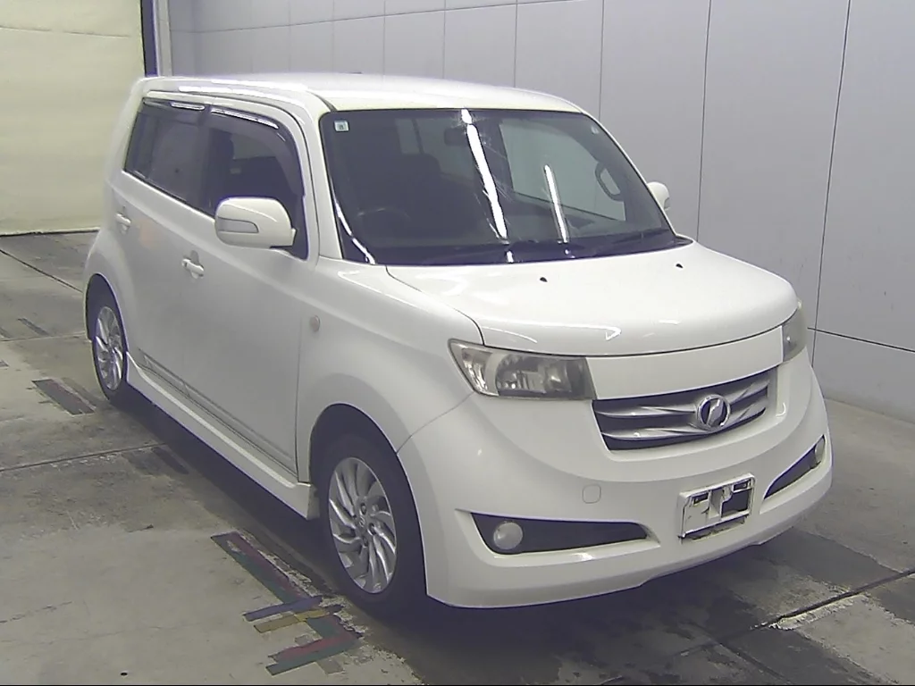 Toyota bB  с аукциона в Японии