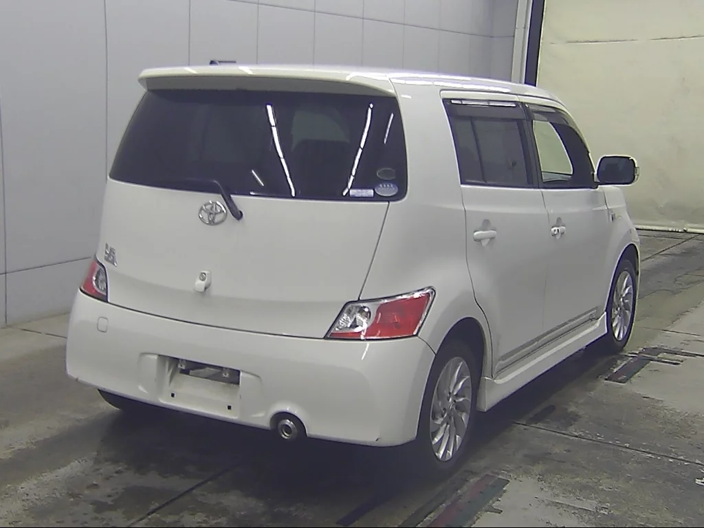 Toyota bB  с аукциона в Японии