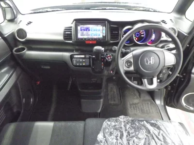 Honda N-Box Slash