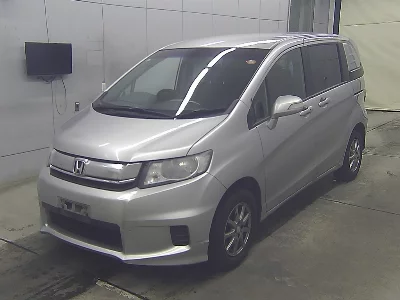 Honda Freed Spike
