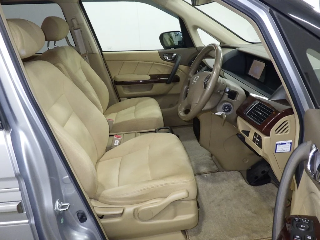 Honda Elysion  с аукциона в Японии