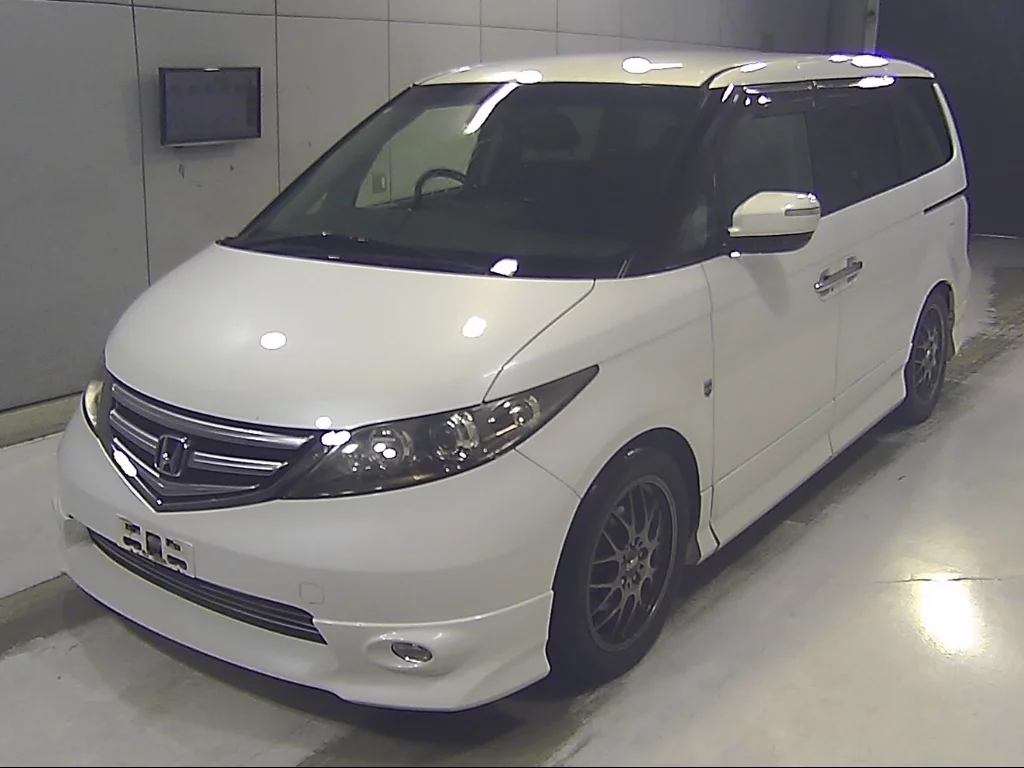 Honda Elysion  с аукциона в Японии