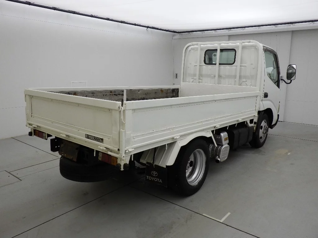 Toyota Dyna  с аукциона в Японии