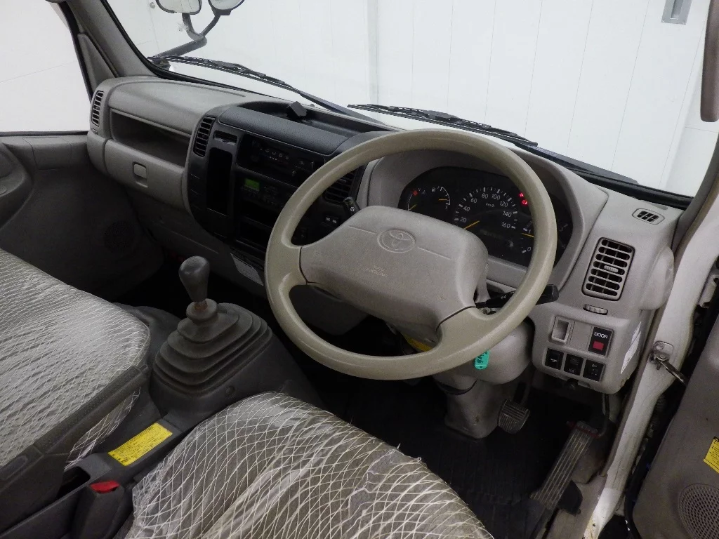 Toyota Dyna  с аукциона в Японии