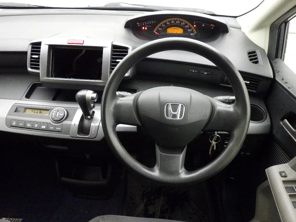 Honda Freed  с аукциона в Японии