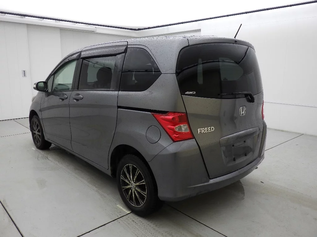 Honda Freed  с аукциона в Японии