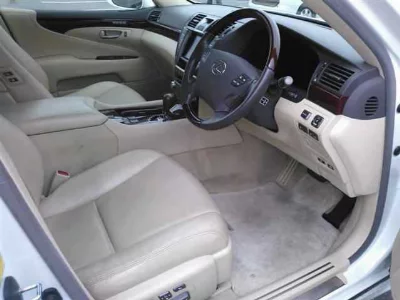 Lexus LS460L