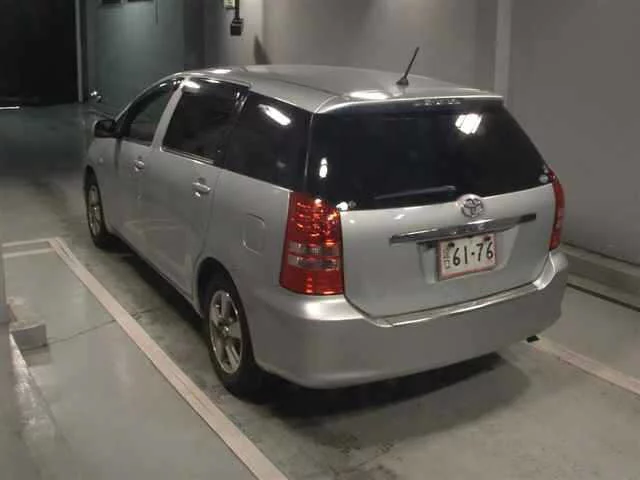 Toyota Wish  с аукциона в Японии