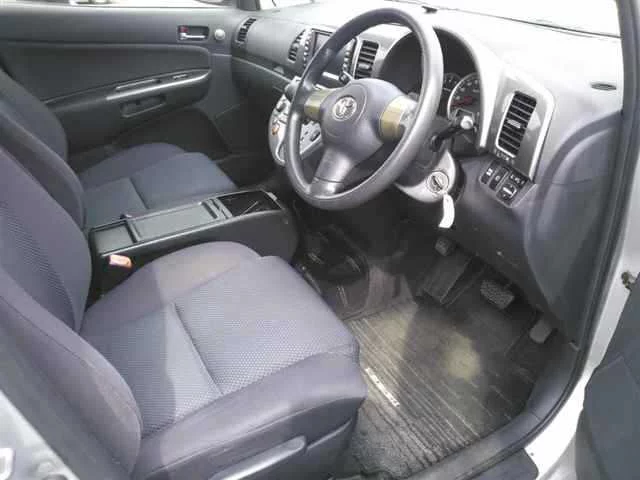Toyota Wish  с аукциона в Японии