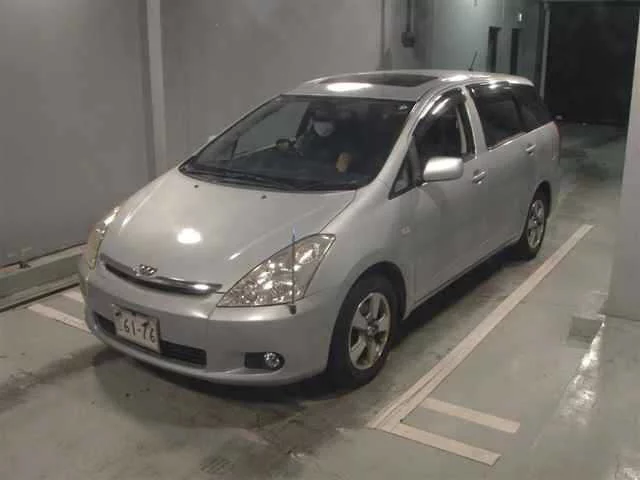 Toyota Wish  с аукциона в Японии