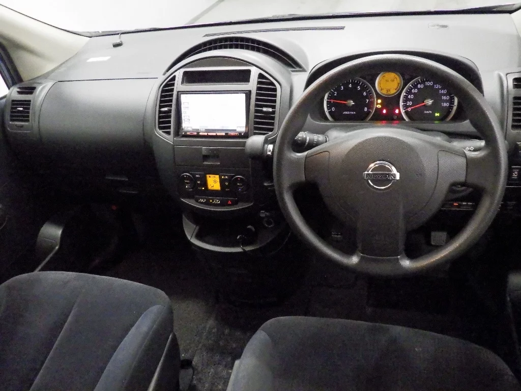 Nissan Lafesta  с аукциона в Японии