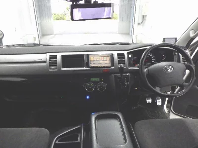 TOYOTA HIACE WAGON