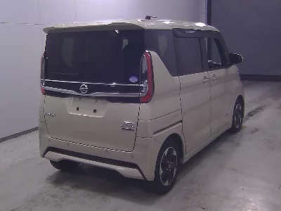 NISSAN ROOX