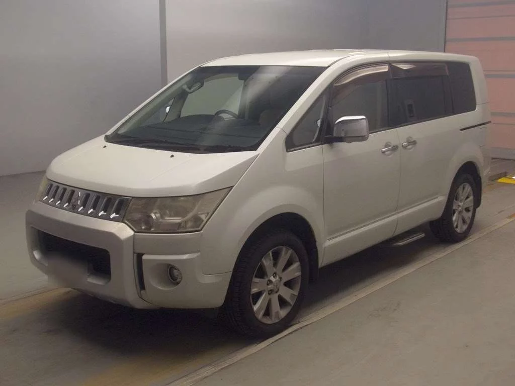 Mitsubishi Delica D:5  с аукциона в Японии