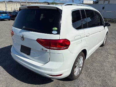 VOLKSWAGEN GOLF TOURAN