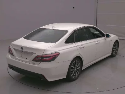 Toyota CROWN HYBRID