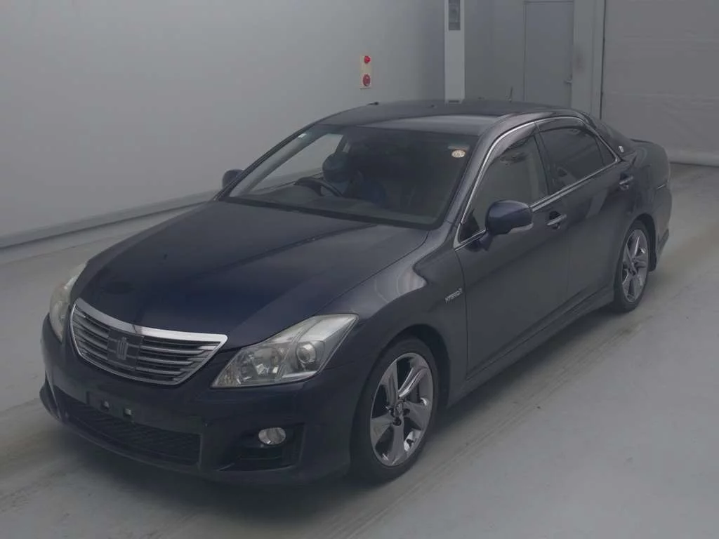 Toyota Crown  с аукциона в Японии