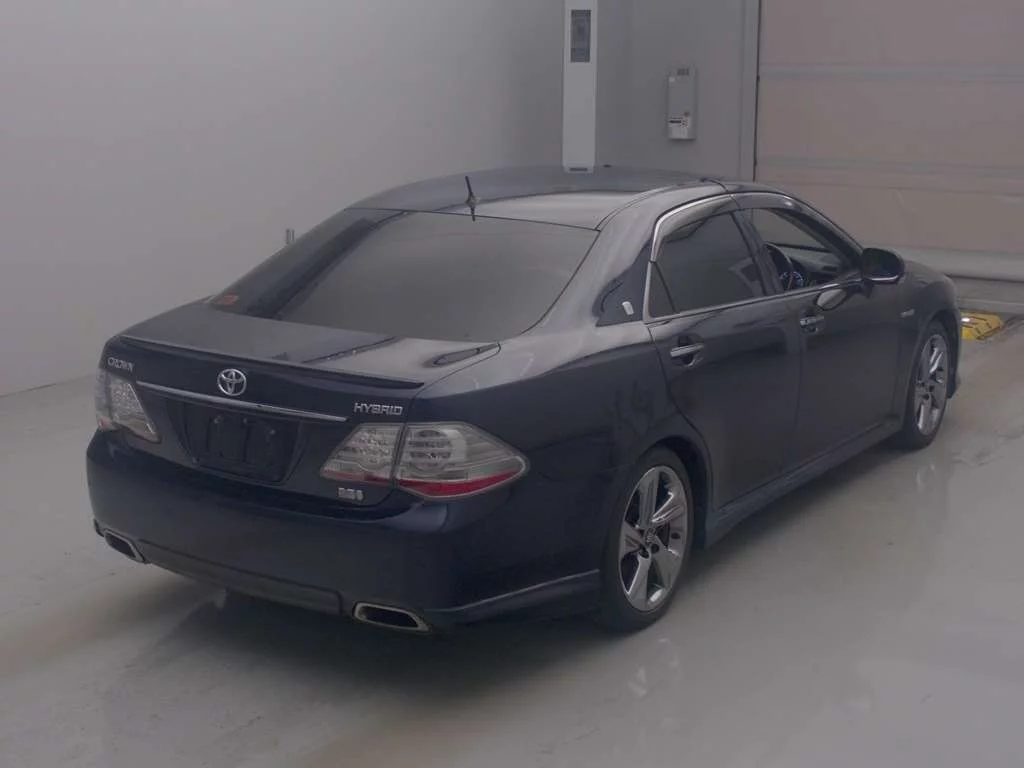 Toyota Crown  с аукциона в Японии