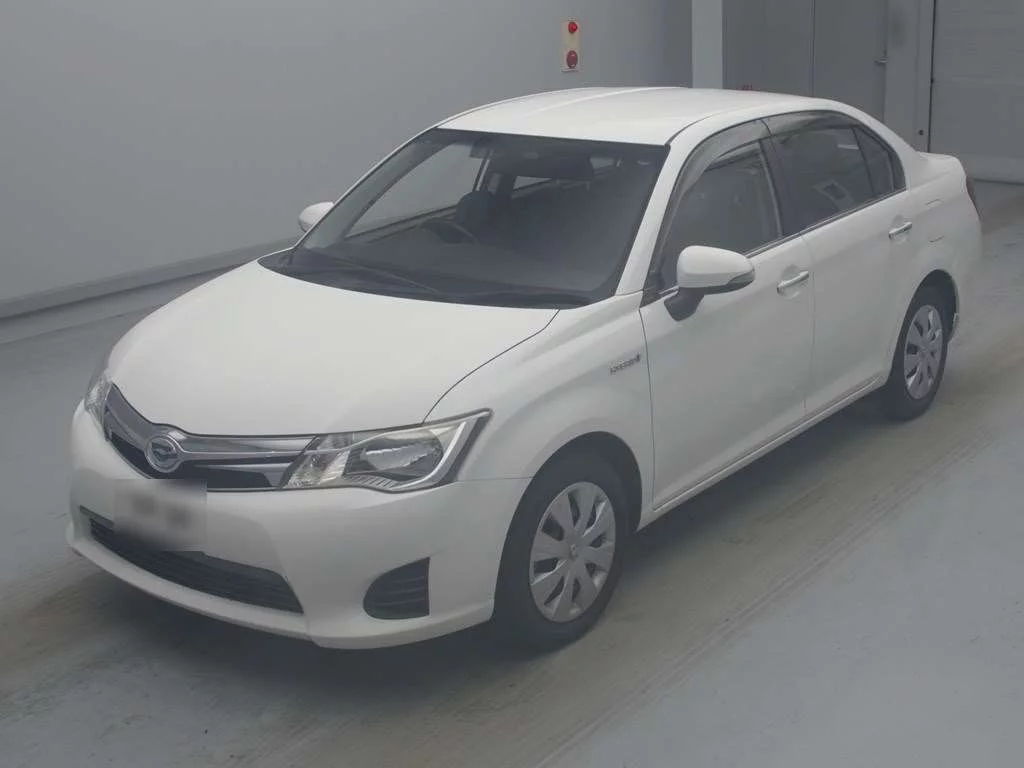 Toyota Corolla Axio  с аукциона в Японии