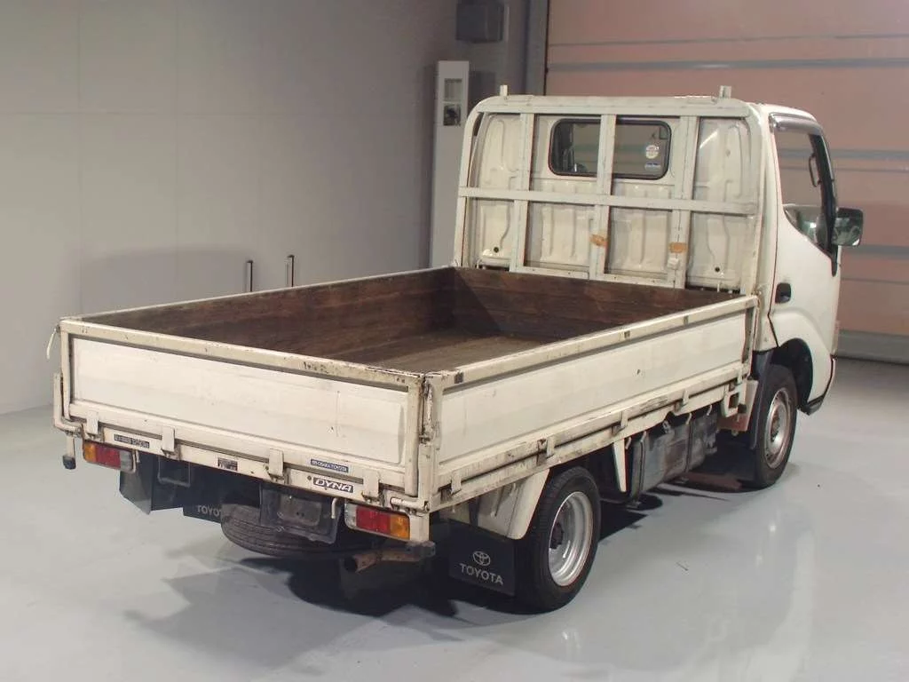 Toyota Dyna  с аукциона в Японии